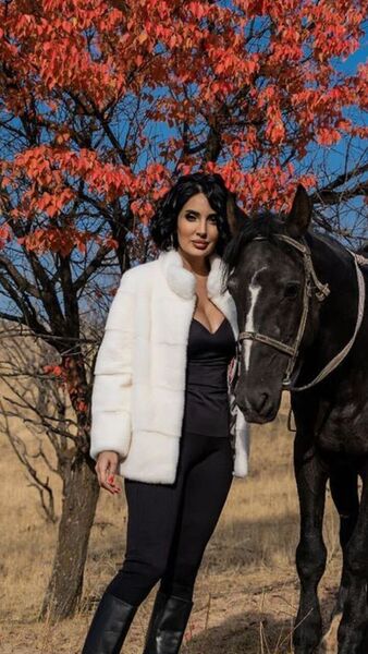  ,   Zara, 38 ,   