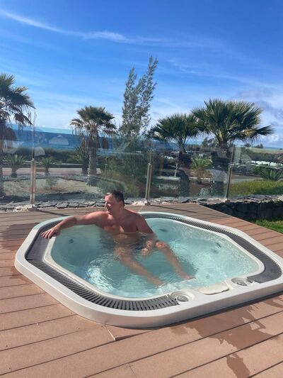  ,   Aleks, 50 ,   ,   , c 