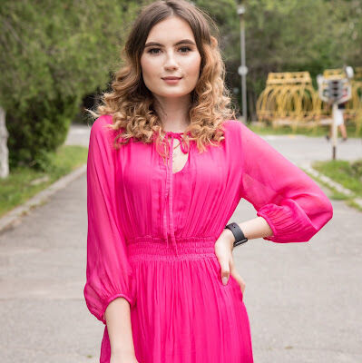  ,   Milana, 22 ,   ,   