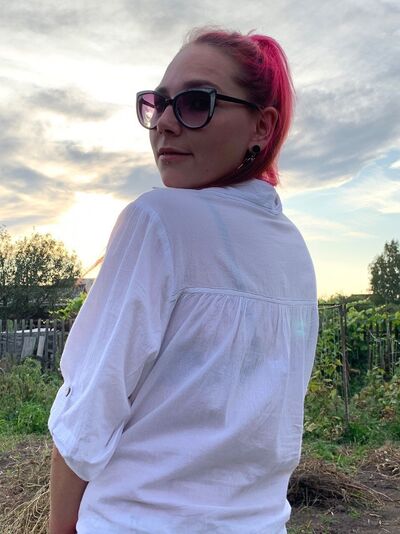  -,   , 32 ,  