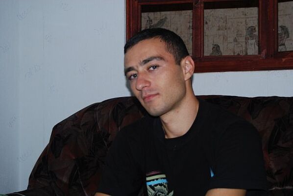  ,   Tigran, 36 ,   ,   