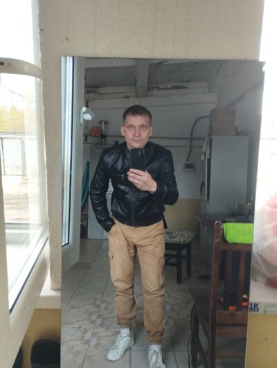  ,   Mikhail, 37 ,   ,   , c 