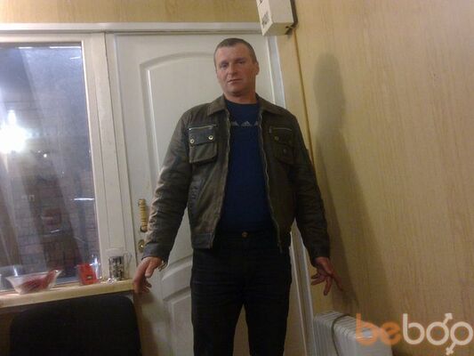  ,   Tom, 52 ,  