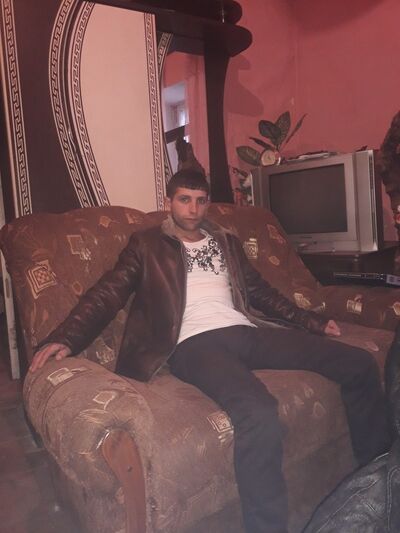  ,   Gagik, 35 ,   ,   , c 
