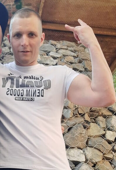  ,   Nikolas, 37 ,   ,   , c 