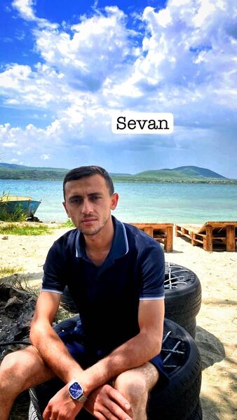  ,   Karlen, 25 ,   ,   