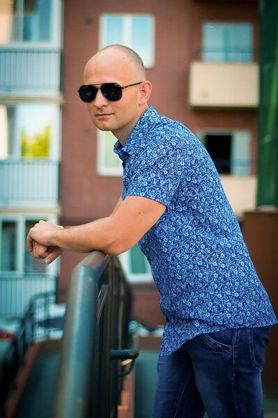  ,   Anton, 39 ,     , c 