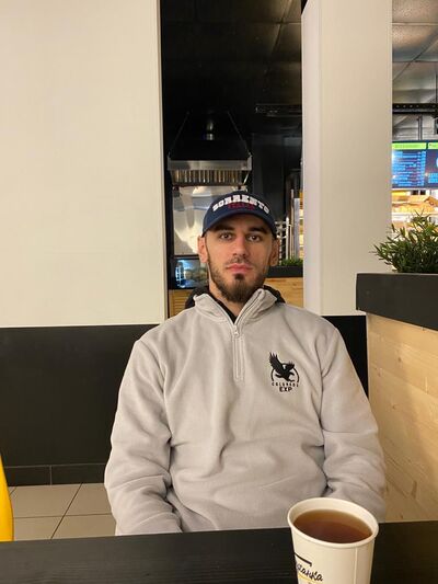  ,   Artur, 29 ,   c , 
