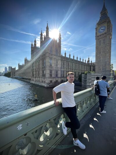  ,   David, 28 ,   c 