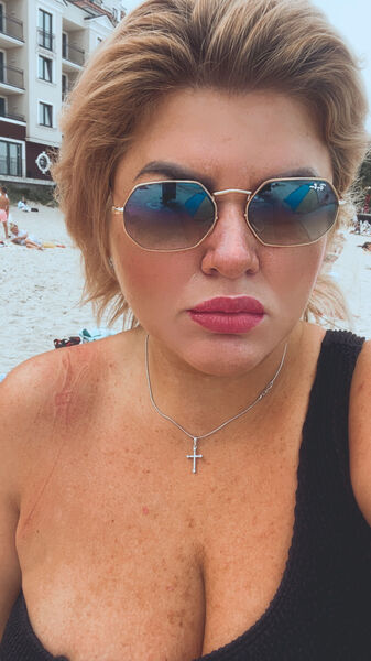  ,   Marina, 37 ,  