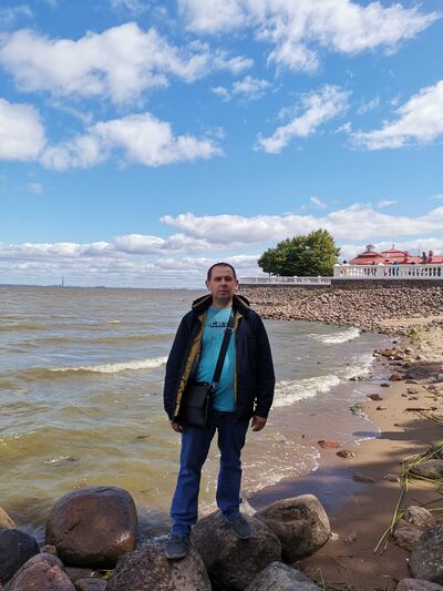  ,   Maxim, 42 ,   ,   , c 
