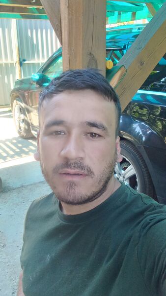  ,   Umidjon, 32 ,   c , 