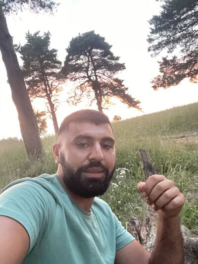  ,   Taron, 31 ,   ,   