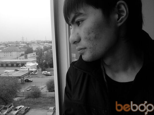  ,   Artur, 32 ,     , c 