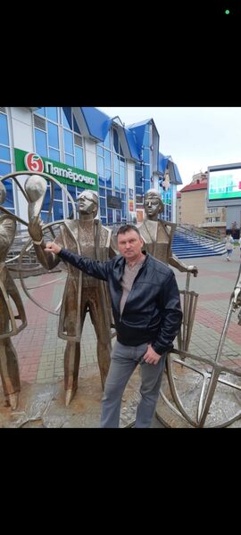  ,   Oleg, 52 ,   