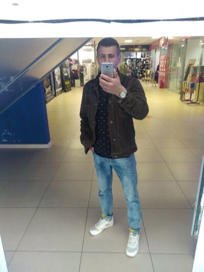  --,   Andrew, 33 ,     , c 