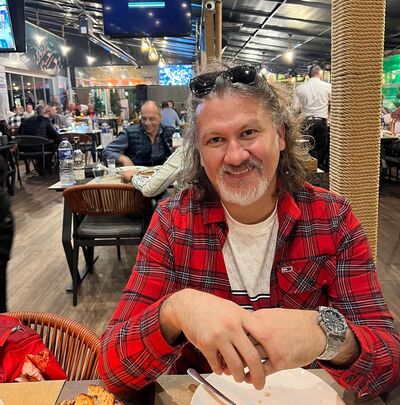  Abbots Langley,   Burak, 57 ,     , c 