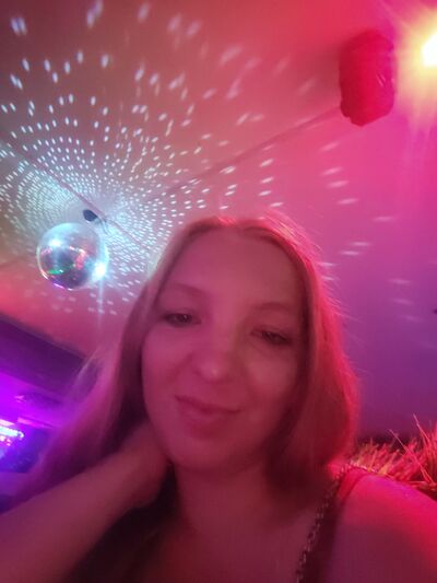  ,   Nina, 31 ,   ,   