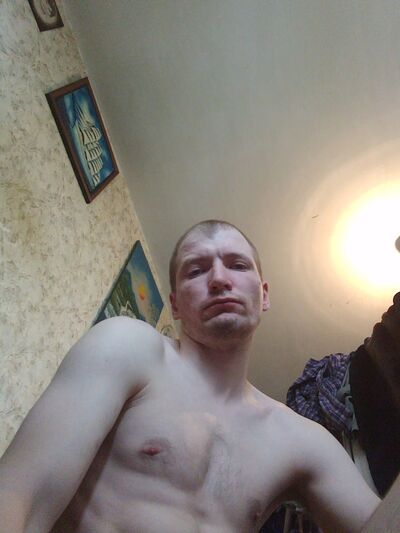 ,   Viktor, 33 ,   