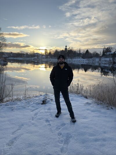  ,   Artem, 37 ,   ,   