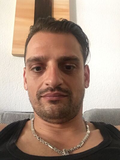  ,   Bobi, 43 ,   ,   