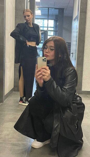  --,   Lola, 24 ,     , c , 