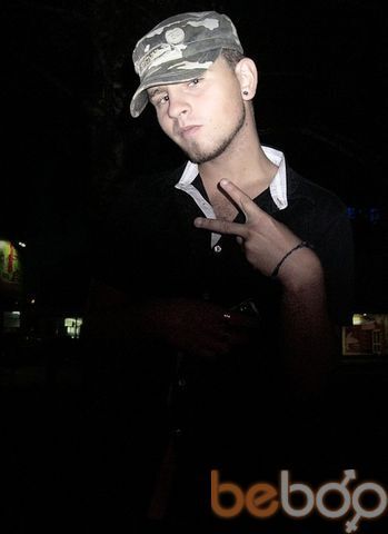  ,   RayPhoenix, 32 ,   
