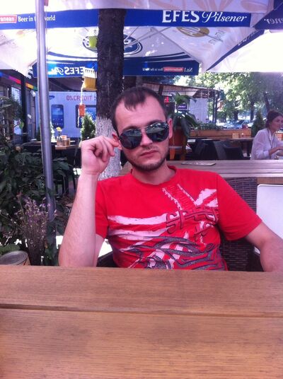  ,   Radu, 36 ,   