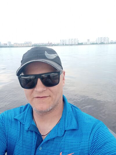 ,   Anton, 41 ,   ,   