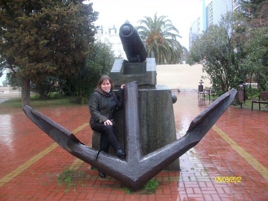  ,   Nika, 50 ,  