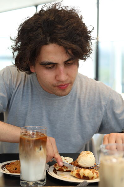  ,   Doni, 26 ,   