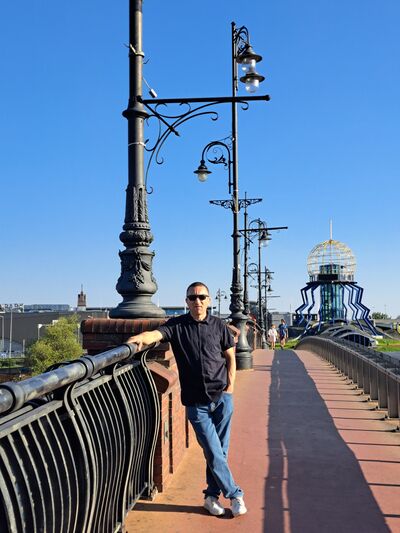  -,   Zviadi, 42 ,   ,   