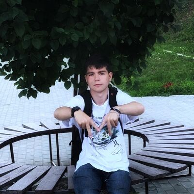  ,   Maxim, 21 ,   ,   