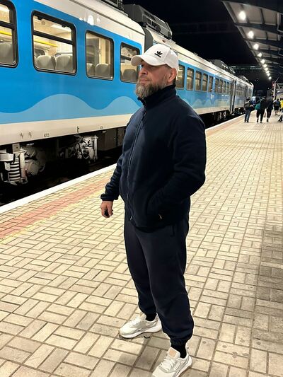  ,   Artur, 47 ,   ,   , 