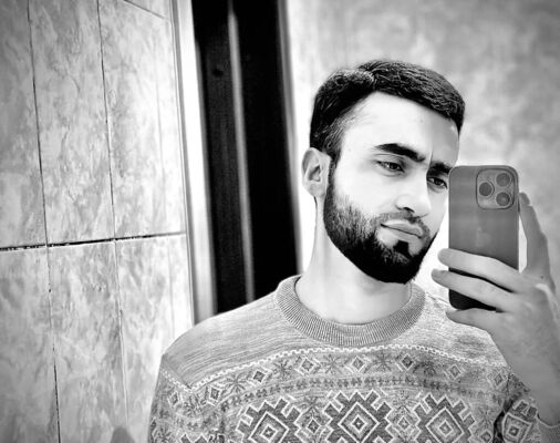  ,   Bshhzhzhhs, 33 ,   ,   
