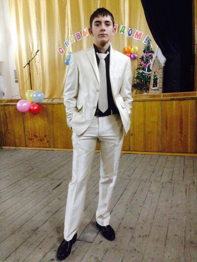  ,   Viktor, 29 ,   