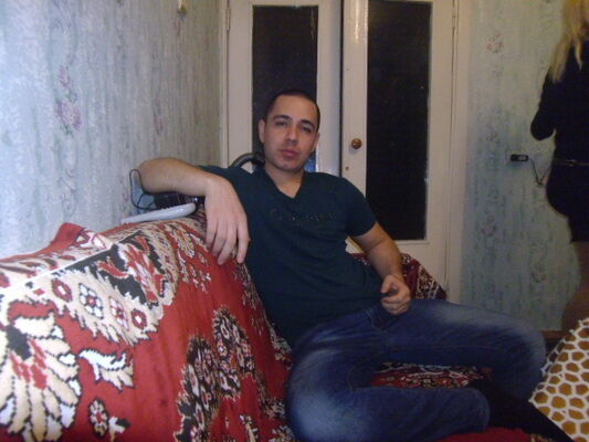  ,   Amir, 37 ,   