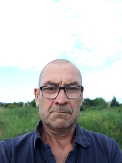  ,   Sasha, 52 ,   c 