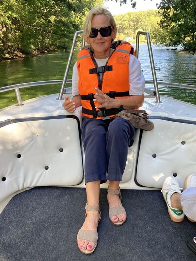  ,   Valentina, 65 ,   ,   , c 