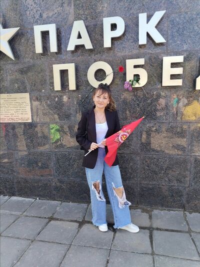  ,   Laura, 37 ,   ,   , c 