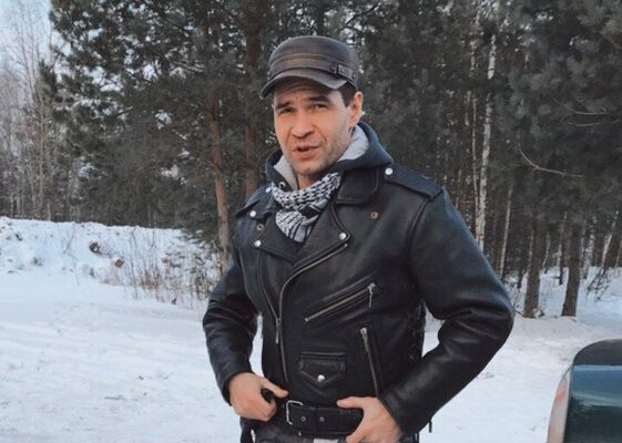  ,   Alex, 48 ,   