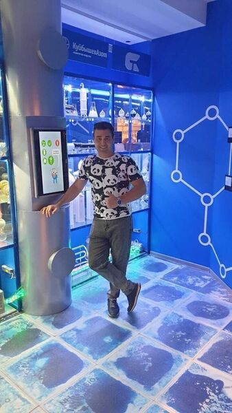  ,   Rafael, 41 ,   ,   , c 