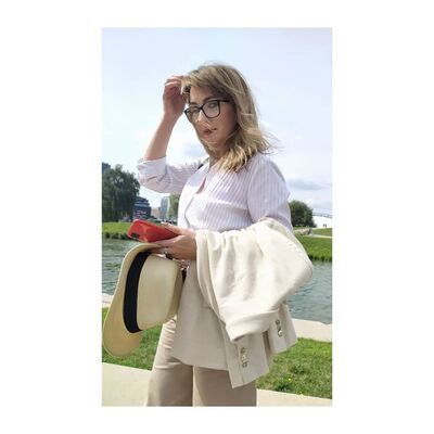  ,   Elena, 52 ,   ,   