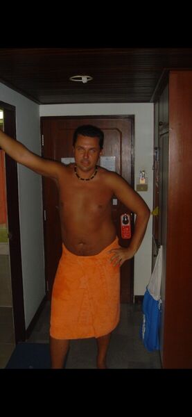  ,   Leon, 47 ,   ,   , c 