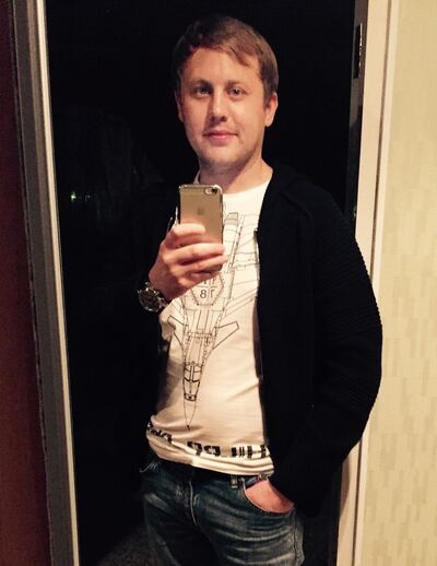  ,   Sacha, 40 ,   