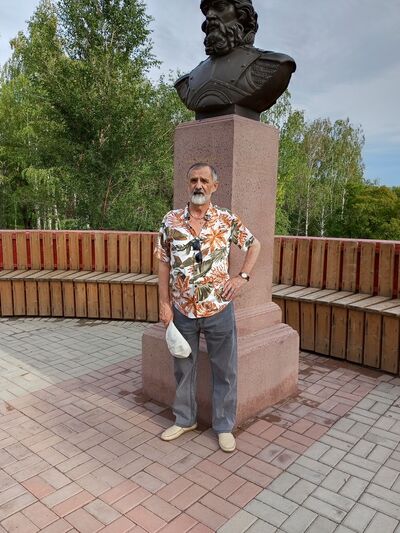  ,   Viktor, 71 ,   ,   
