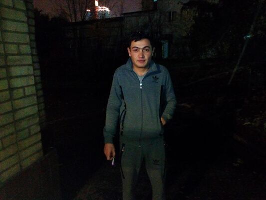  ,   Levon, 32 ,   