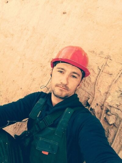  ,   Artur, 32 ,   ,   , c , 