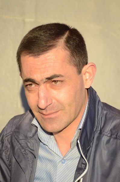  ,   Artur, 46 ,  