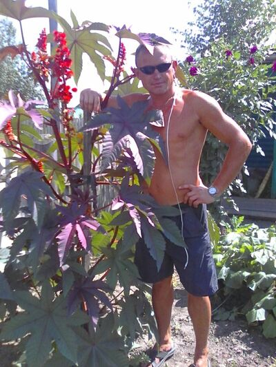  ,   Pavel, 42 ,   
